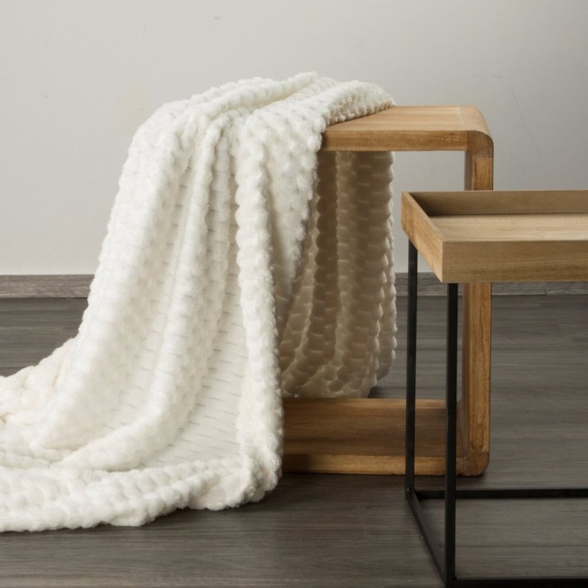 Deka Cindy bílá detail