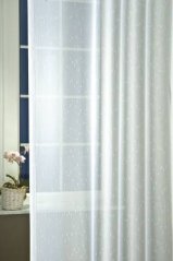 Záclona jednoduchá bílá s nopky metráž